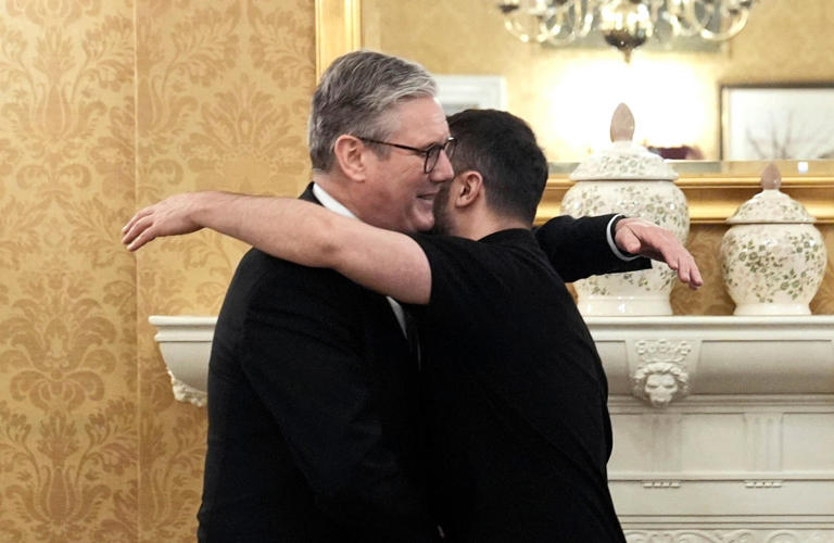 El nuevo primer ministro británico Keir Starmer ofrece firme apoyo a Ucrania en la cumbre de la OTAN, Starmer también tendrá una reunión bilateral con el presidente Joe Biden, en la que se prevé que ambos gobernantes reafirmen la “relación especial” entre Estados Unidos y el Reino Unido
